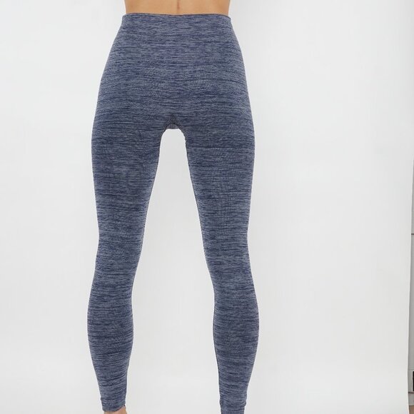 Form Fitting Soft Fleece Leggings - Picture 3 of 3